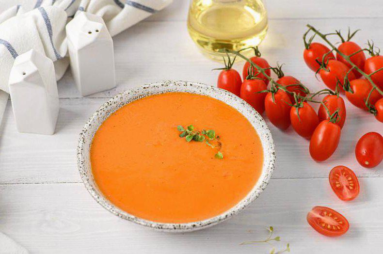 Zupa pomidorowa z bazylią, której nigdy nie zapomnisz