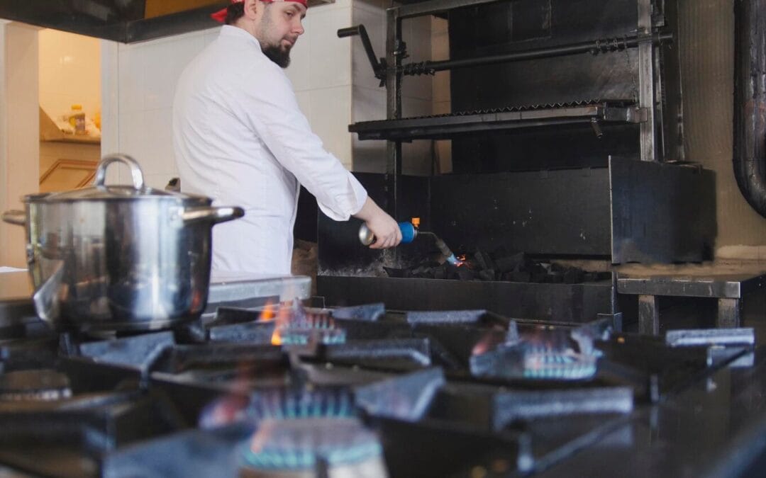 Patelnia gazowa gastronomiczna ? jak wybrać odpowiedni model do profesjonalnej kuchni?